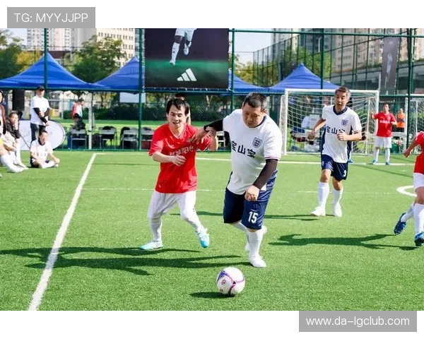 为什么一些人能够在足球场上展现出惊人的抓球技巧与敏捷反应能力